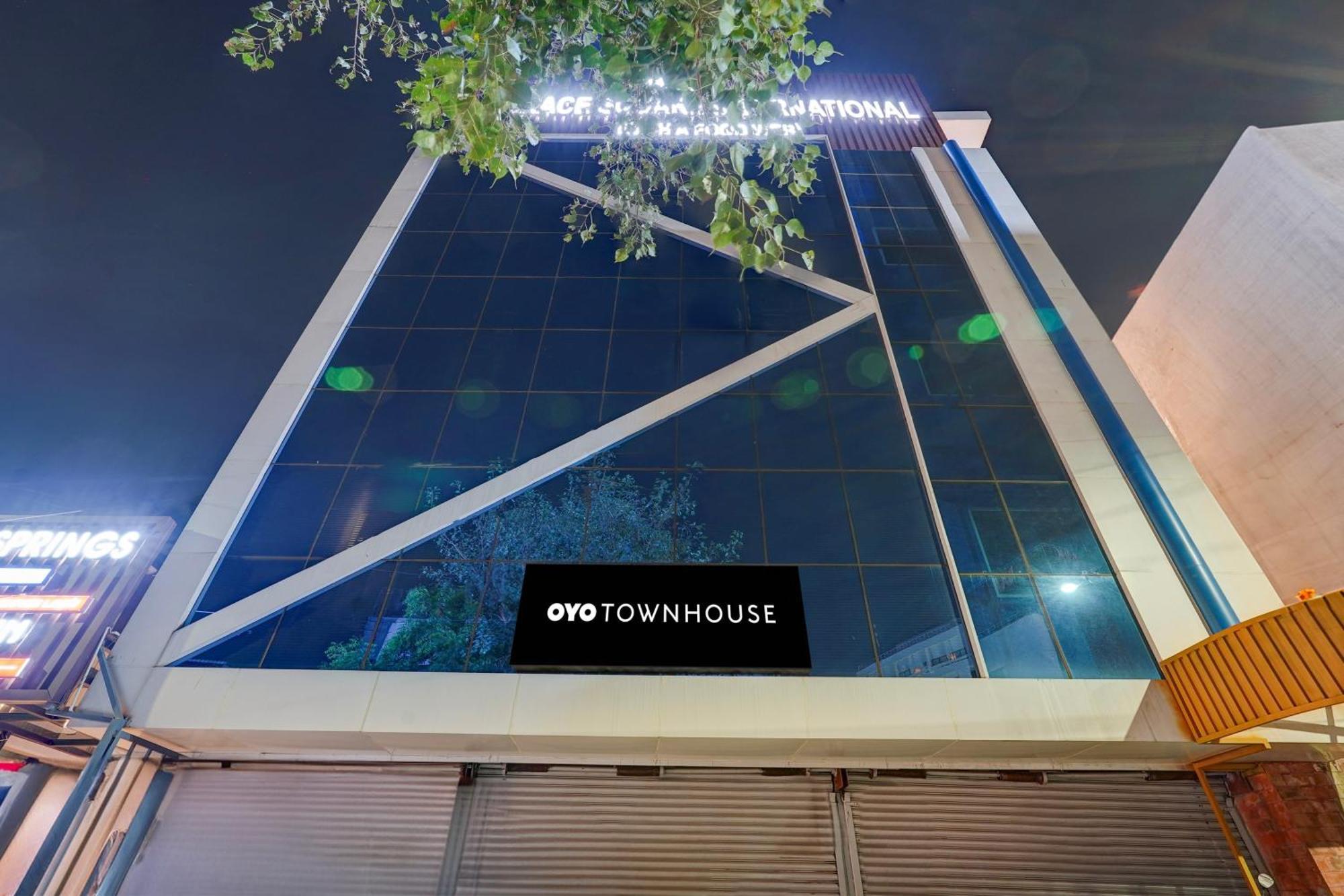 Townhouse Oriental Inn チェンナイ エクステリア 写真